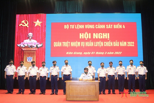 Bộ Tư lệnh Vùng Cảnh sát biển 4 ra quân huấn luyện năm 2022